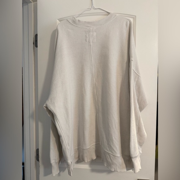 AERIE CREWNECK - Picture 3 of 3